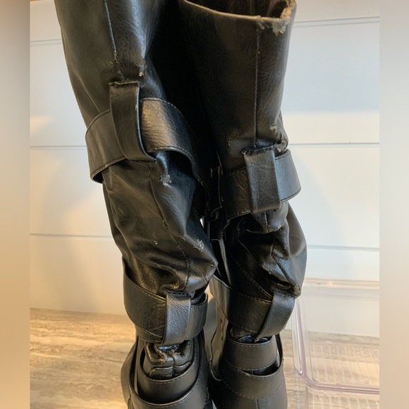 Madden Girl Faux Leather Pull on Boots Size 8.5 - Picture 4 of 6